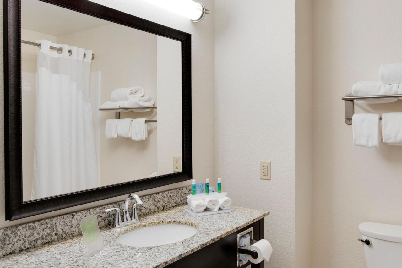 Holiday Inn Express & Suites Nevada By Ihg Bilik gambar
