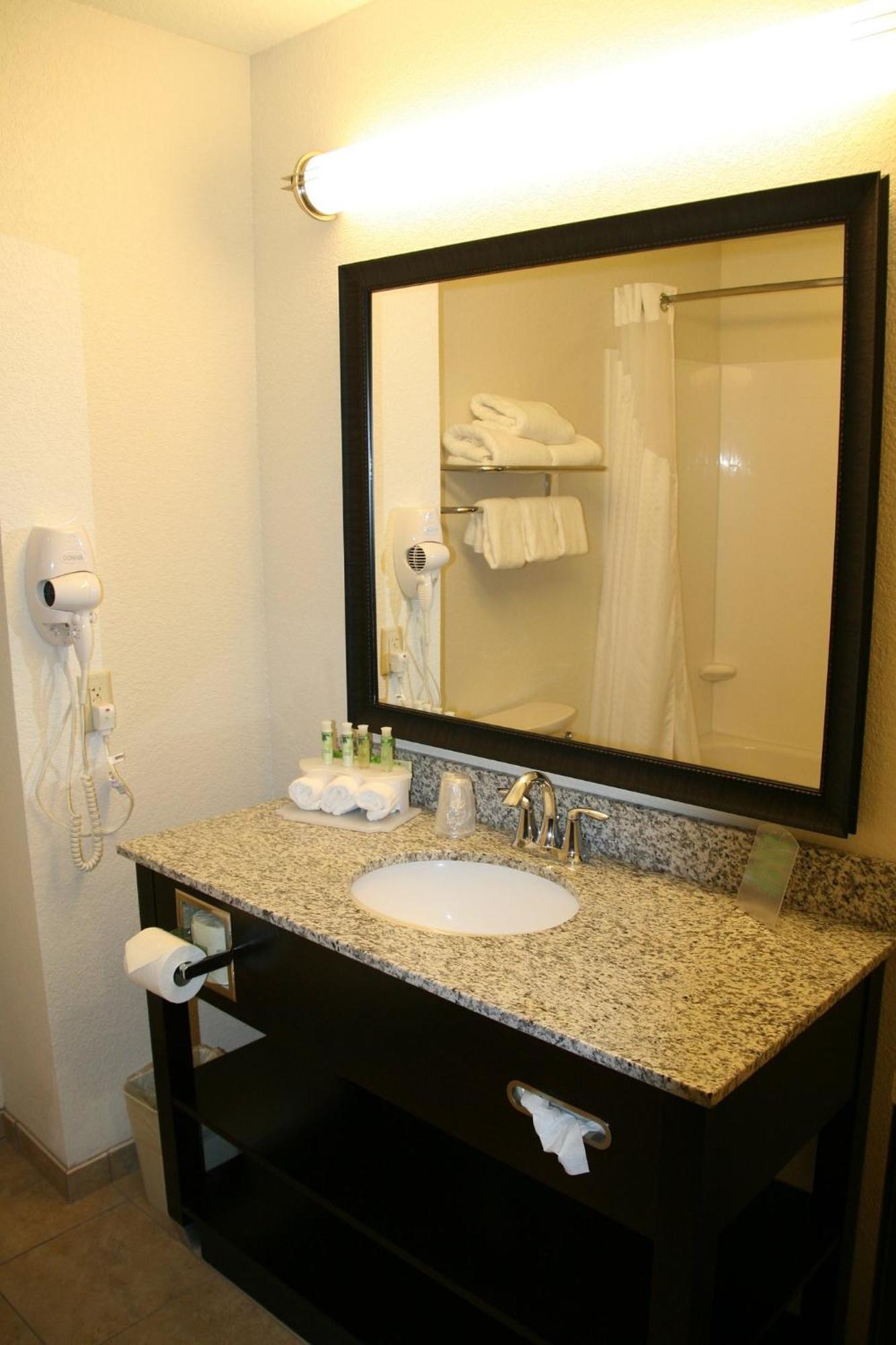 Holiday Inn Express & Suites Nevada By Ihg Luaran gambar