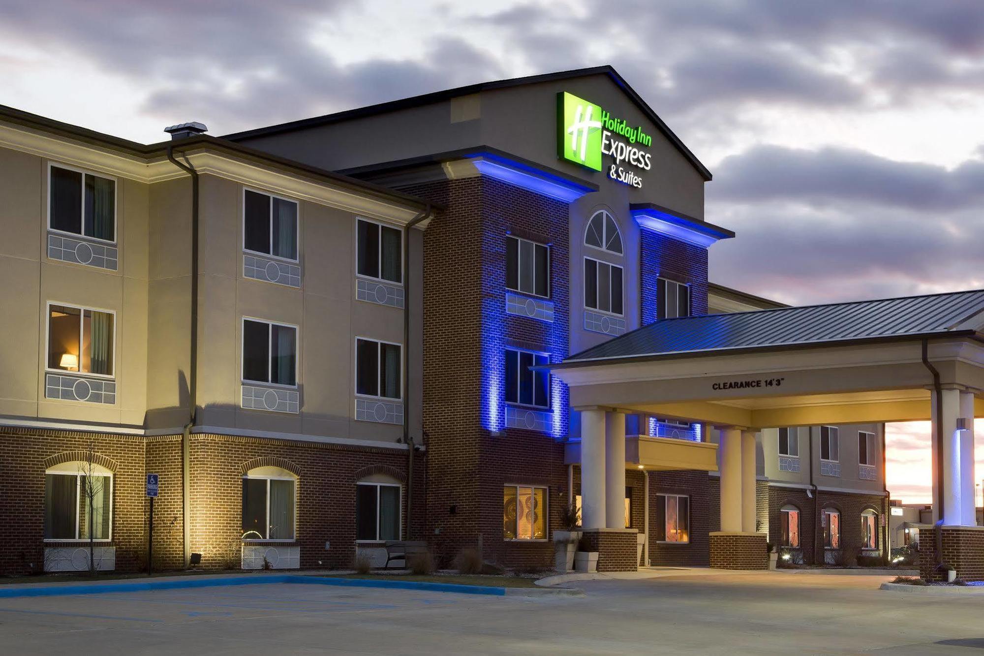 Holiday Inn Express & Suites Nevada By Ihg Luaran gambar