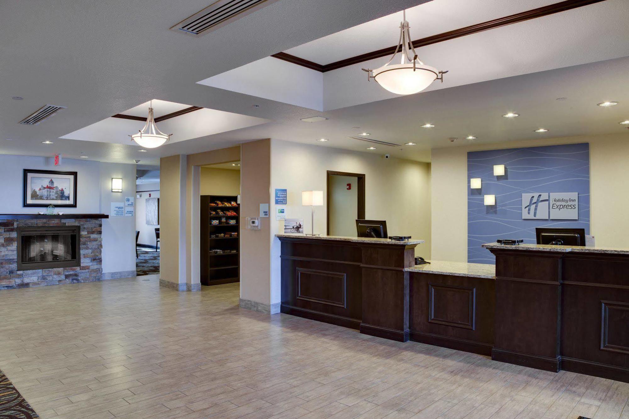 Holiday Inn Express & Suites Nevada By Ihg Luaran gambar