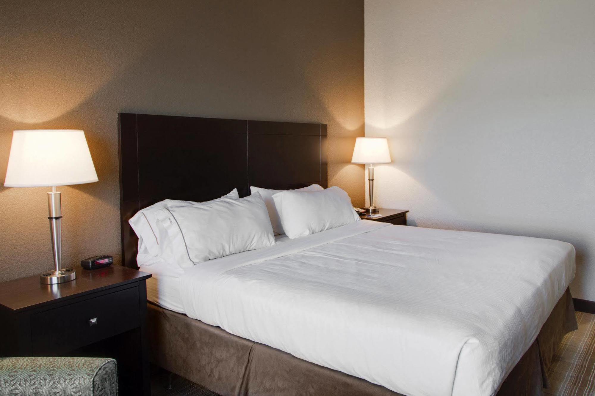 Holiday Inn Express & Suites Nevada By Ihg Luaran gambar